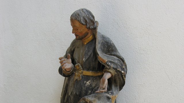 Sculture lignee santi giovanni nepomuceno carlo borromeo ignazio di loyola parrocchia San Leonardo abate Fusine Valromana