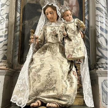Restauro dello stendardo processionale e delle vesti in seta della madonna con bambino di cazzaso