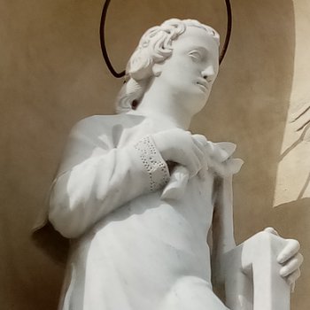Restaurate le due statue in facciata della Chiesa di San Lorenzo Martire
