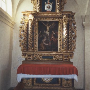 Restauro altare ligneo intagliato e dorato e tela dipinta raffigurante la 'Crocifissione' nella chiesa cimiteriale di San Leonardo