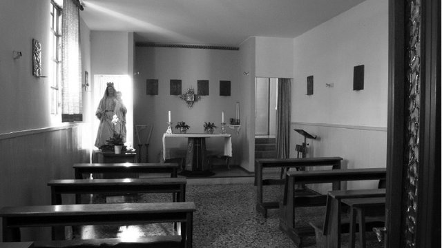 Realizzazione di una nuova cappella feriale per la sistemazione del crocifisso ligneo risalente al xv sec.