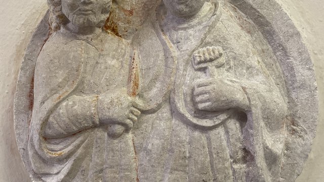 Restauro del tondo lapideo raffigurante i ss. bartolomeo e biagio di Giovanni Antonio Pilacorte