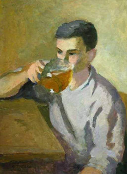 Ragazzo che beve da un boccale